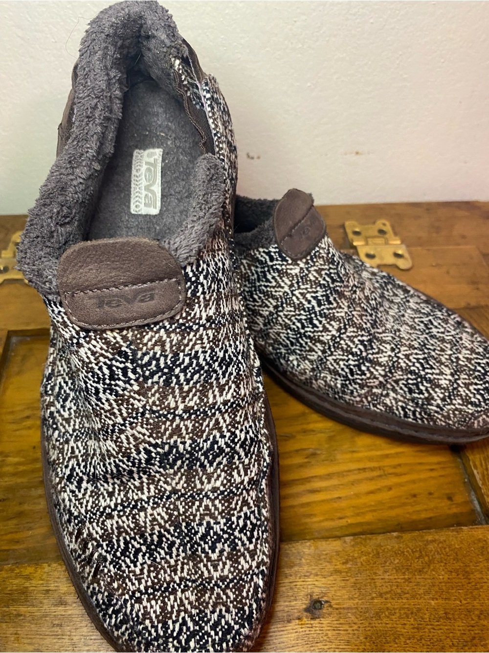 Teva Women’s Size 9 Kiru T Brown Wool Slip-On Slippers
